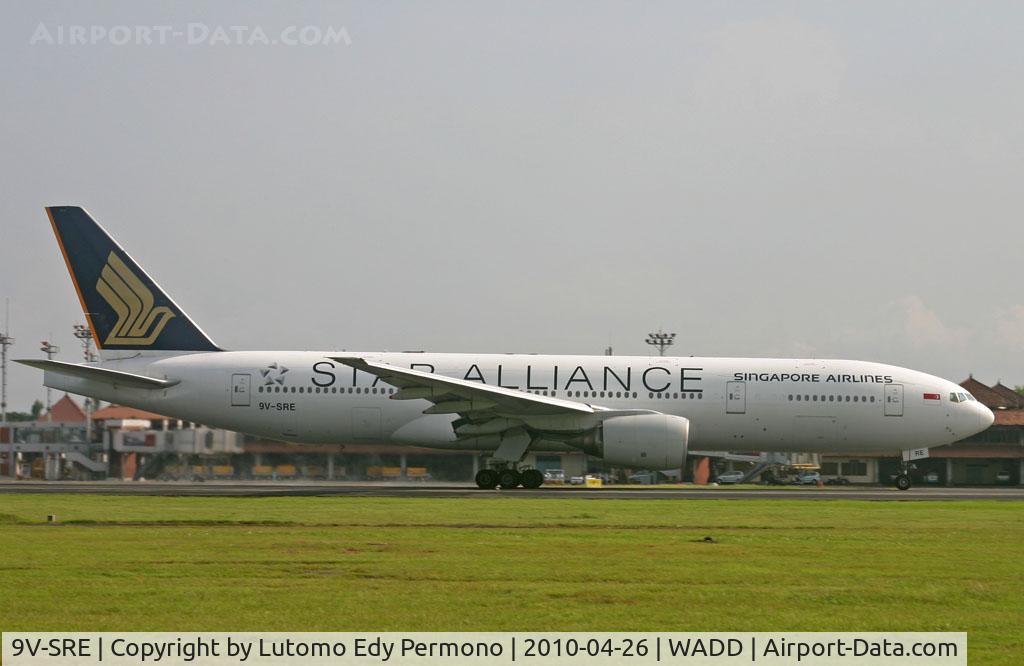 9V-SRE, 1999 Boeing 777-212/ER C/N 28523, Singapore Airlines