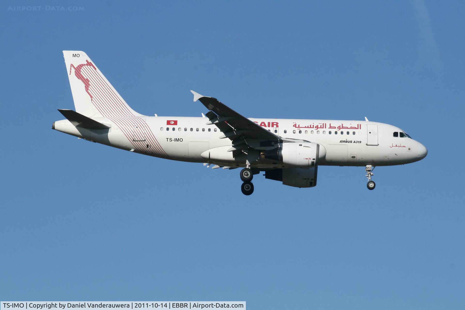 TS-IMO, 2001 Airbus A319-114 C/N 1479, Flight TU788 is descending to RWY 02