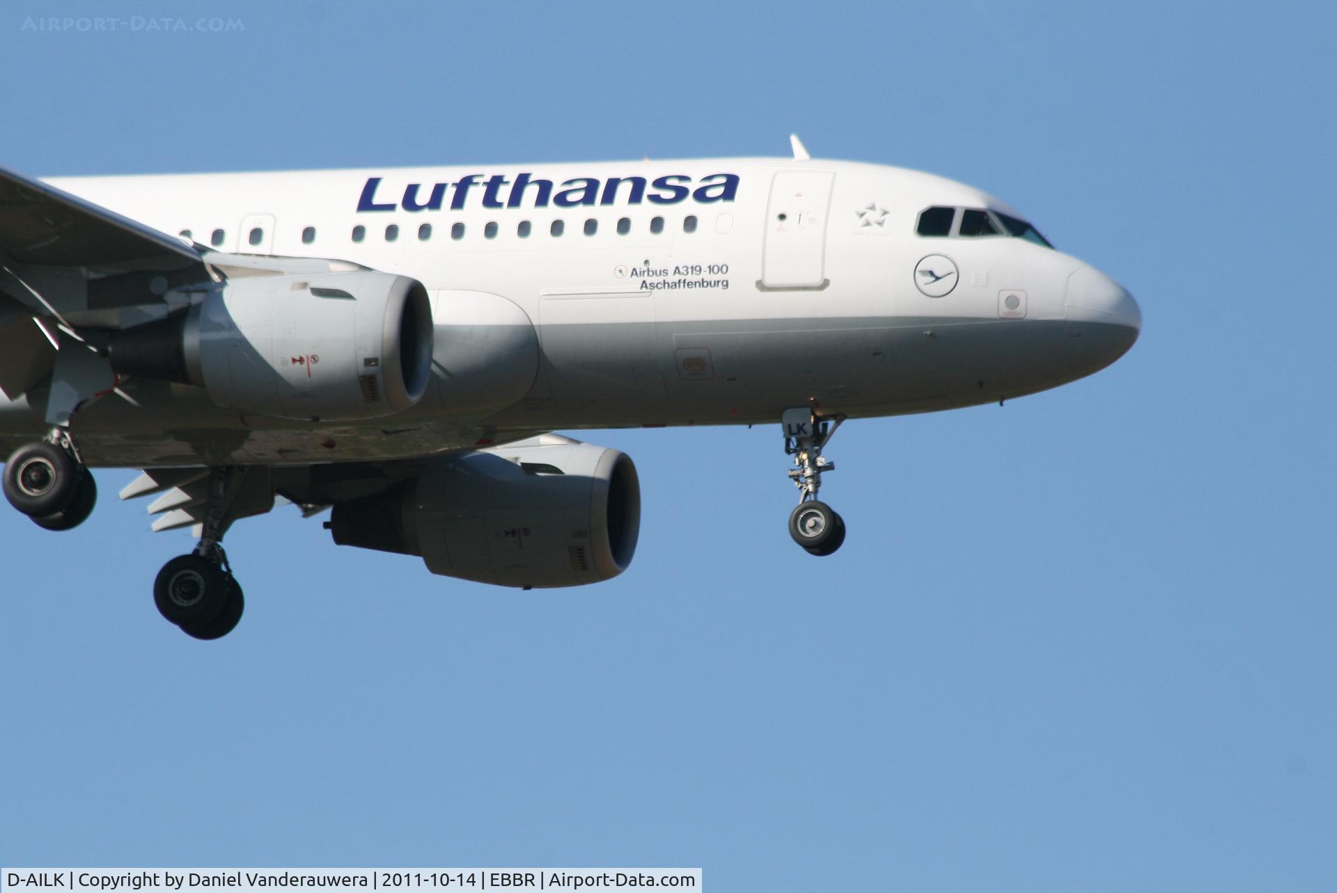 D-AILK, 1997 Airbus A319-114 C/N 679, Arrival of flight LH2286 to RWY 02