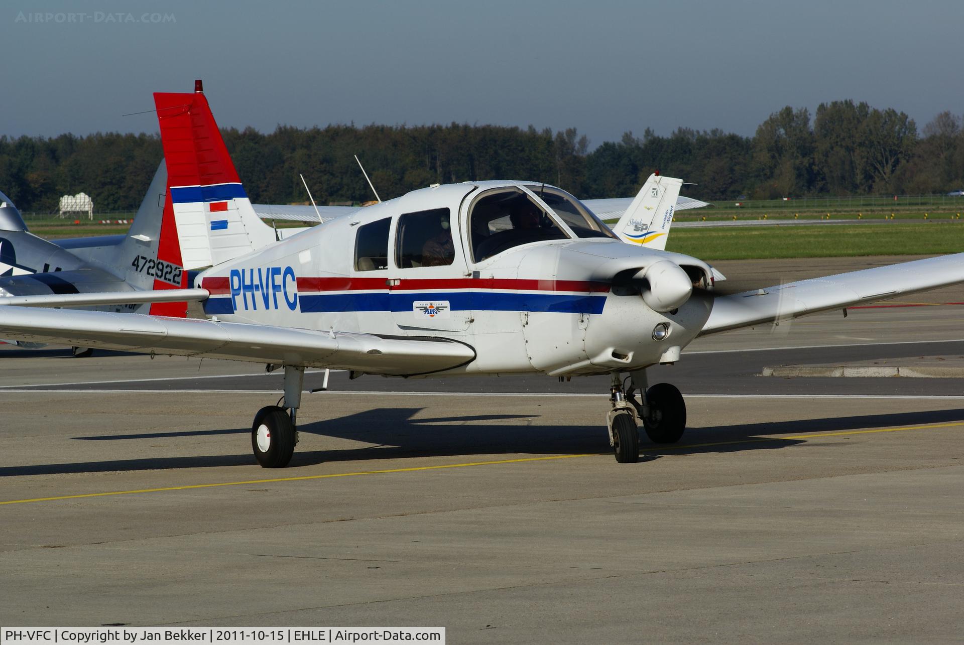 PH-VFC, 1989 Piper PA-28-161 C/N 2841314, Airport Lelystad
