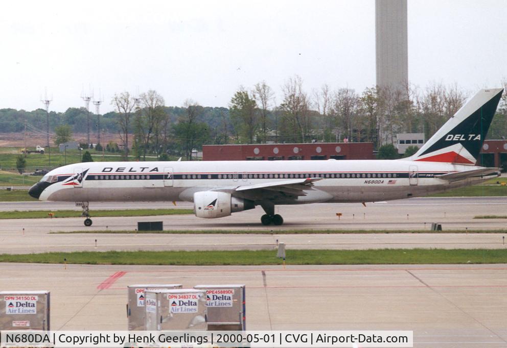 N680DA, 1992 Boeing 757-232 C/N 26956, Delta