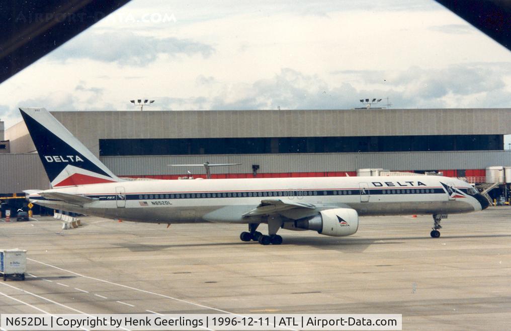 N652DL, 1989 Boeing 757-232 C/N 24392, Delta
