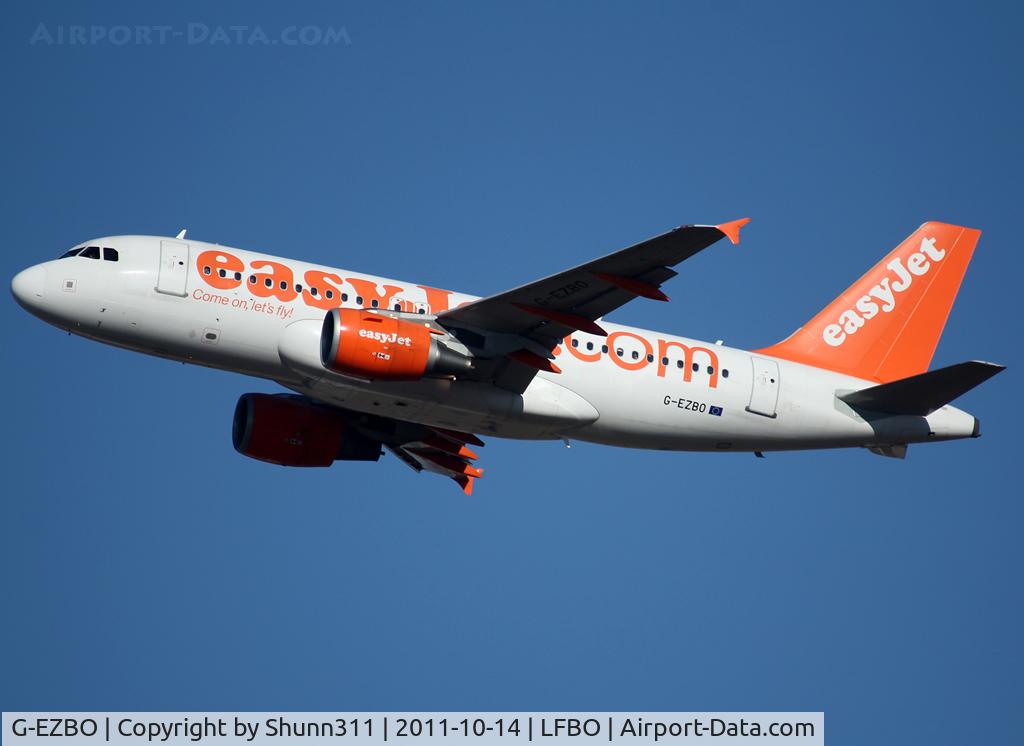 G-EZBO, 2007 Airbus A319-111 C/N 3082, Taking off from rwy 32R