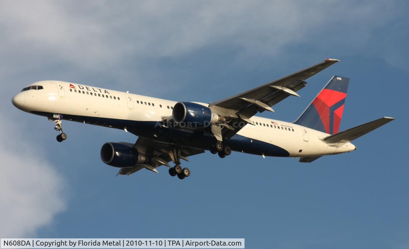 N608DA, 1985 Boeing 757-232 C/N 22815, Delta 757