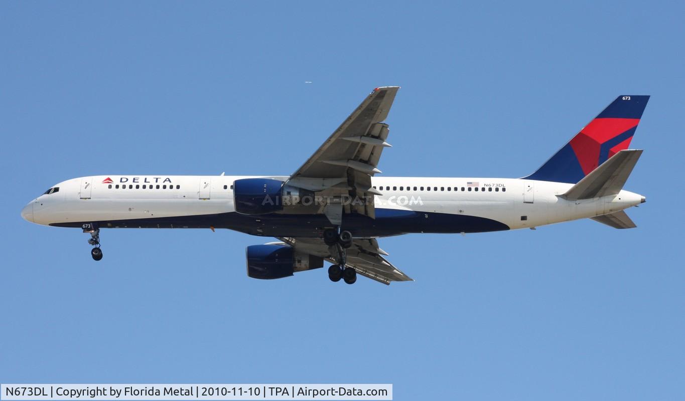 N673DL, 1992 Boeing 757-232 C/N 25978, Delta 757