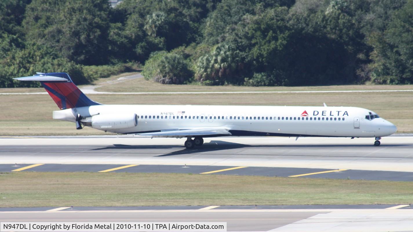 N947DL, 1989 McDonnell Douglas MD-88 C/N 49878, Delta MD-88