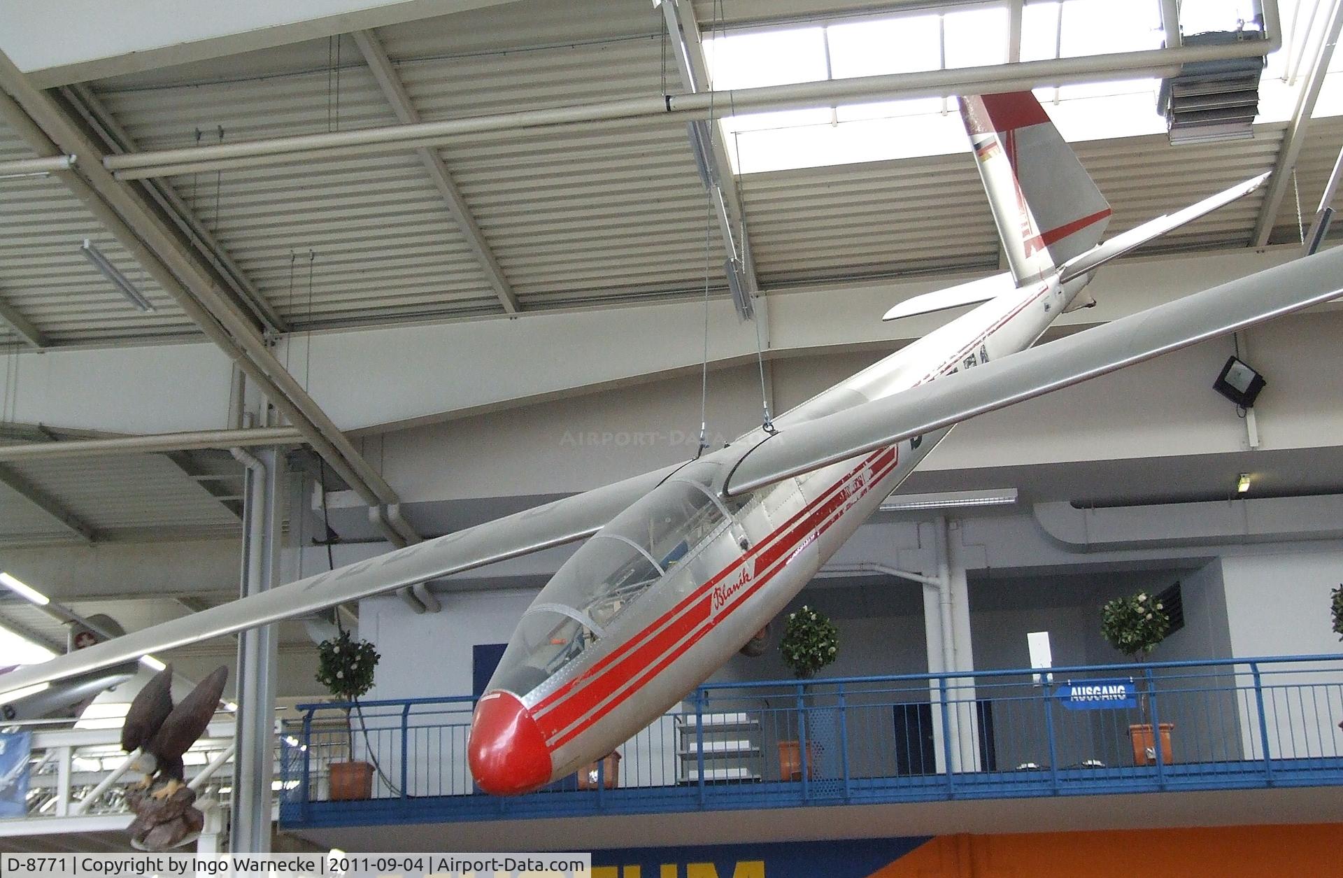 D-8771, Let L-13 Blanik C/N 172605, Let L-13 Blanik at the Auto & Technik Museum, Sinsheim