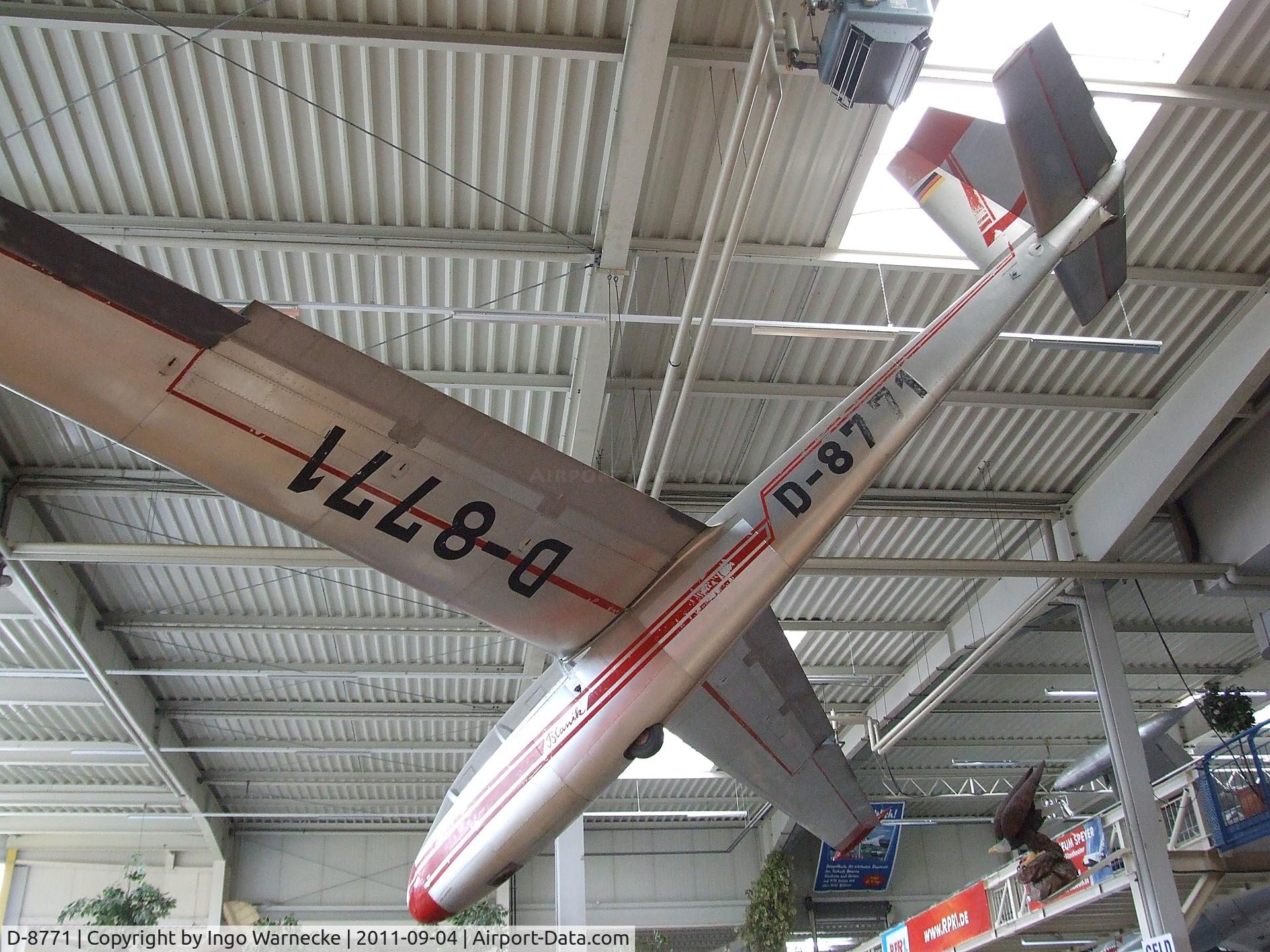D-8771, Let L-13 Blanik C/N 172605, Let L-13 Blanik at the Auto & Technik Museum, Sinsheim