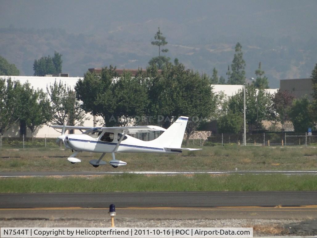 N7544T, 2002 Stoddard-Hamilton GlaStar C/N 5567, Lifting off from runway 26L headed westbound