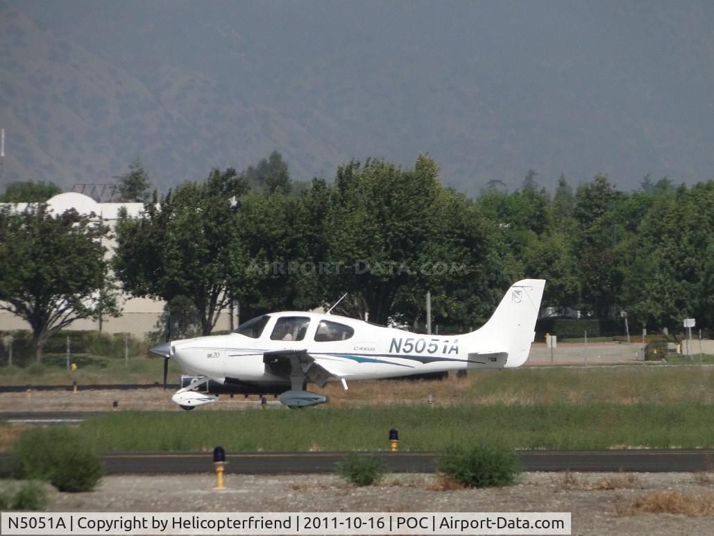 N5051A, 2004 Cirrus SR20 C/N 1419, Rolling westbound runway 26L