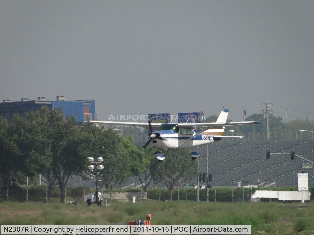 N2307R, 1964 Cessna 182G Skylane C/N 18255407, On final to runway 26L