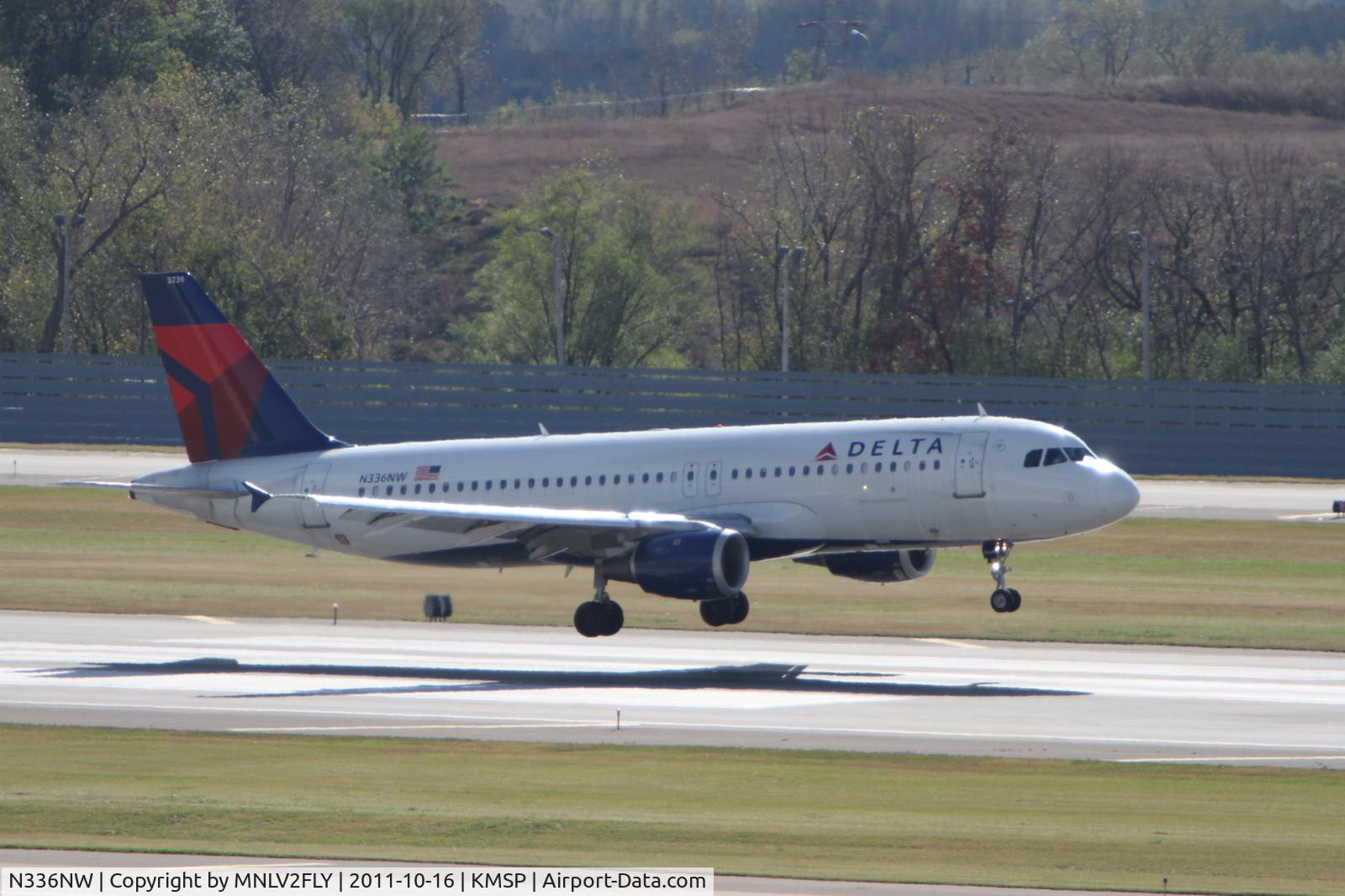 N336NW, 1992 Airbus A320-212 C/N 355, @ KMSP