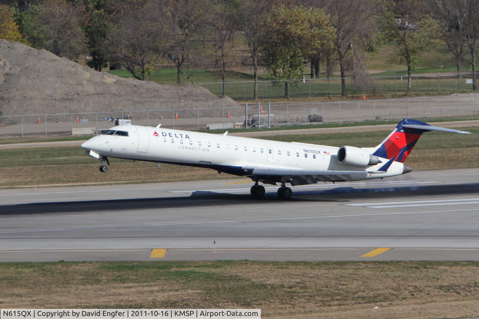 N615QX, 2002 Bombardier CRJ-701 (CL-600-2C10) Regional Jet C/N 10065, @ KMSP