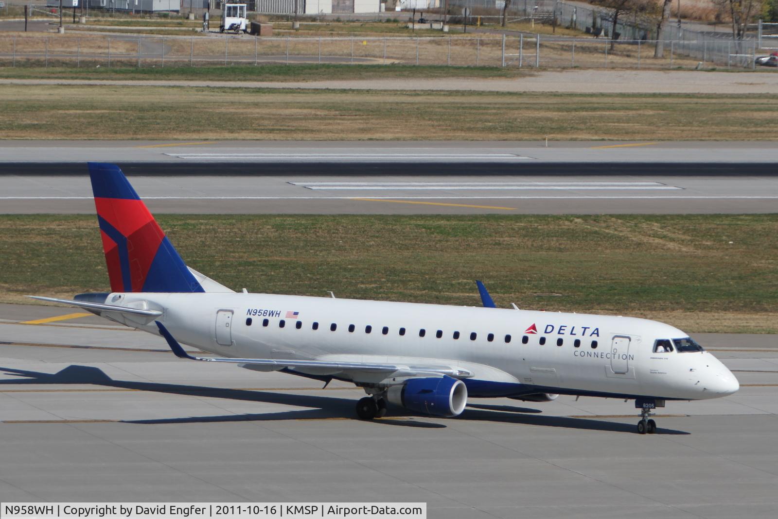 N958WH, 2008 Embraer 175LR (ERJ-170-200LR) C/N 17000248, @ KMSP