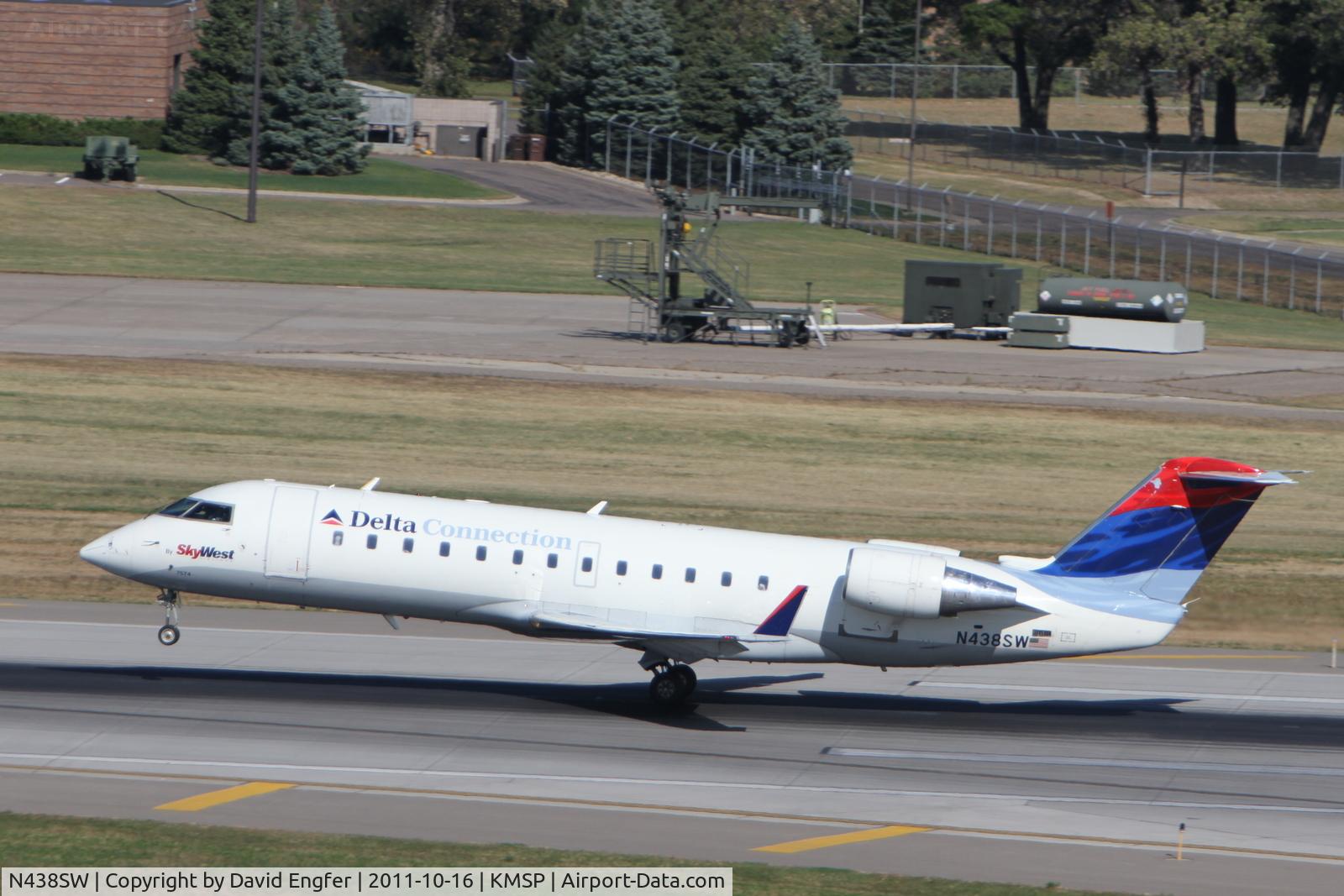 N438SW, 2001 Bombardier CRJ-200LR (CL-600-2B19) C/N 7574, 30R @ KMSP