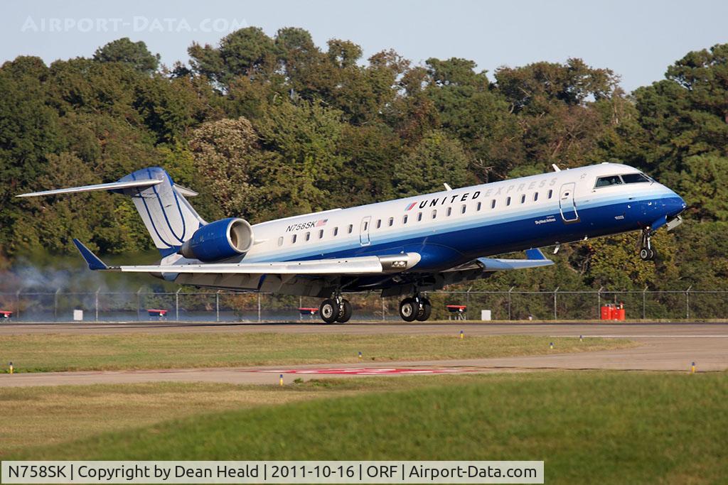 N758SK, 2005 Bombardier CRJ-701ER (CL-600-2C10) Regional Jet C/N 10222, United Express (SkyWest Airlines) N758SK (FLT SKW5164) from Houston Bush Intercontinental Airport (KIAH) landing RWY 23.