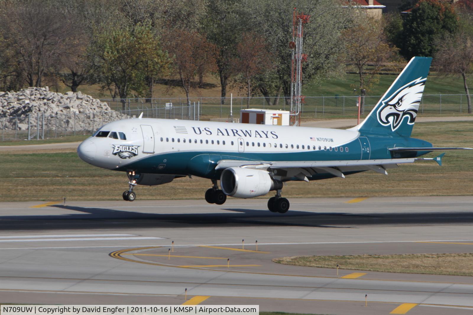 N709UW, 1999 Airbus A319-112 C/N 0997, @ KMSP