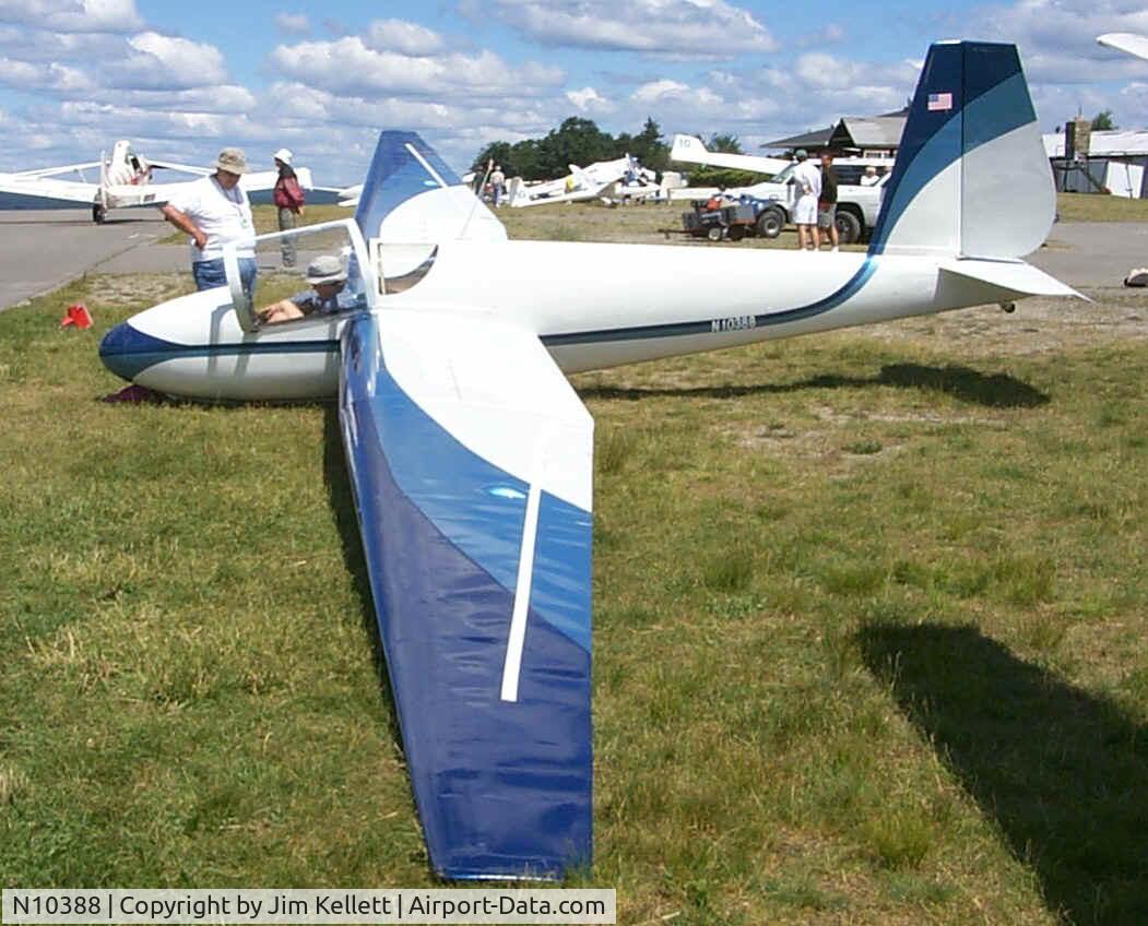 N10388, 1960 Schweizer SGS 1-23H-15 C/N 50, Although manufactured as a 1-23H15, the wings were extended to 16.5M ca. 1978, making it a 1-23H.  The paint scheme is an original by Scott Callander, resulting in the nickname 