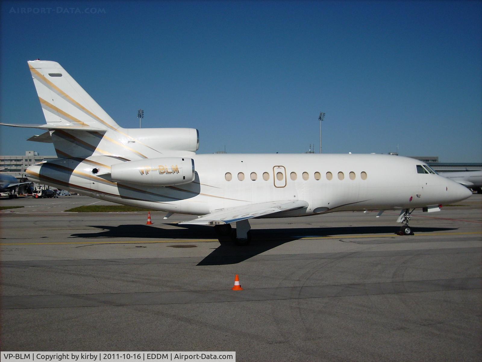 VP-BLM, 1989 Dassault Falcon 900 C/N 72, @MUC 2011-10-16
