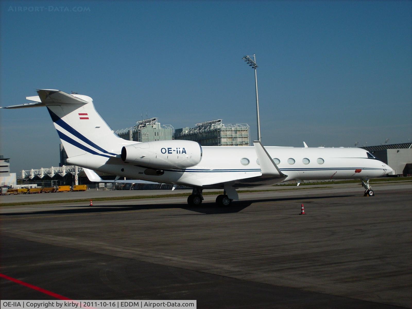 OE-IIA, 2001 Gulfstream Aerospace G-V Gulfstream V C/N 641, @MUC 2011-10-16