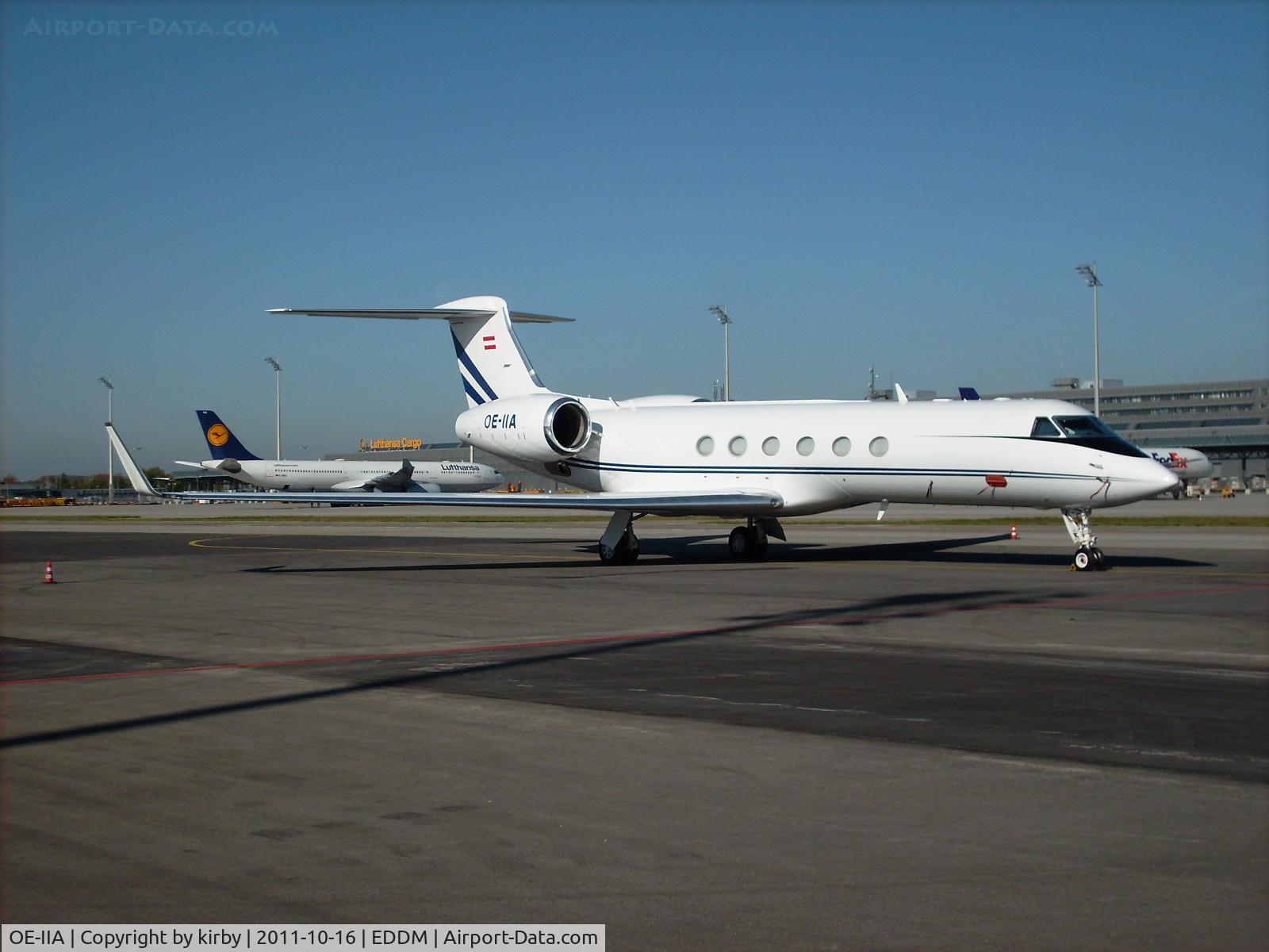 OE-IIA, 2001 Gulfstream Aerospace G-V Gulfstream V C/N 641, @MUC 2011-10-16