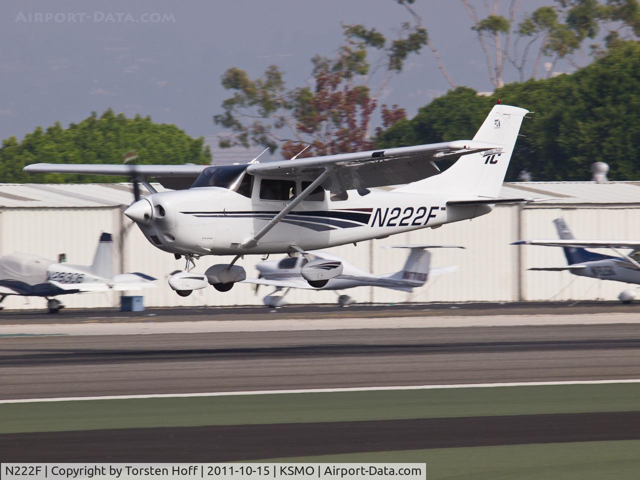 N222F, 2000 Cessna T206H Turbo Stationair C/N T20608154, N222F arriving on RWY 21