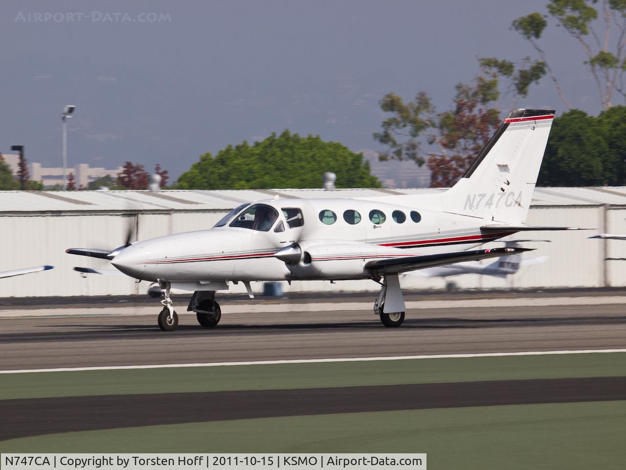 N747CA, Cessna 421C Golden Eagle C/N 421C0850, N747CA departing from RWY 21