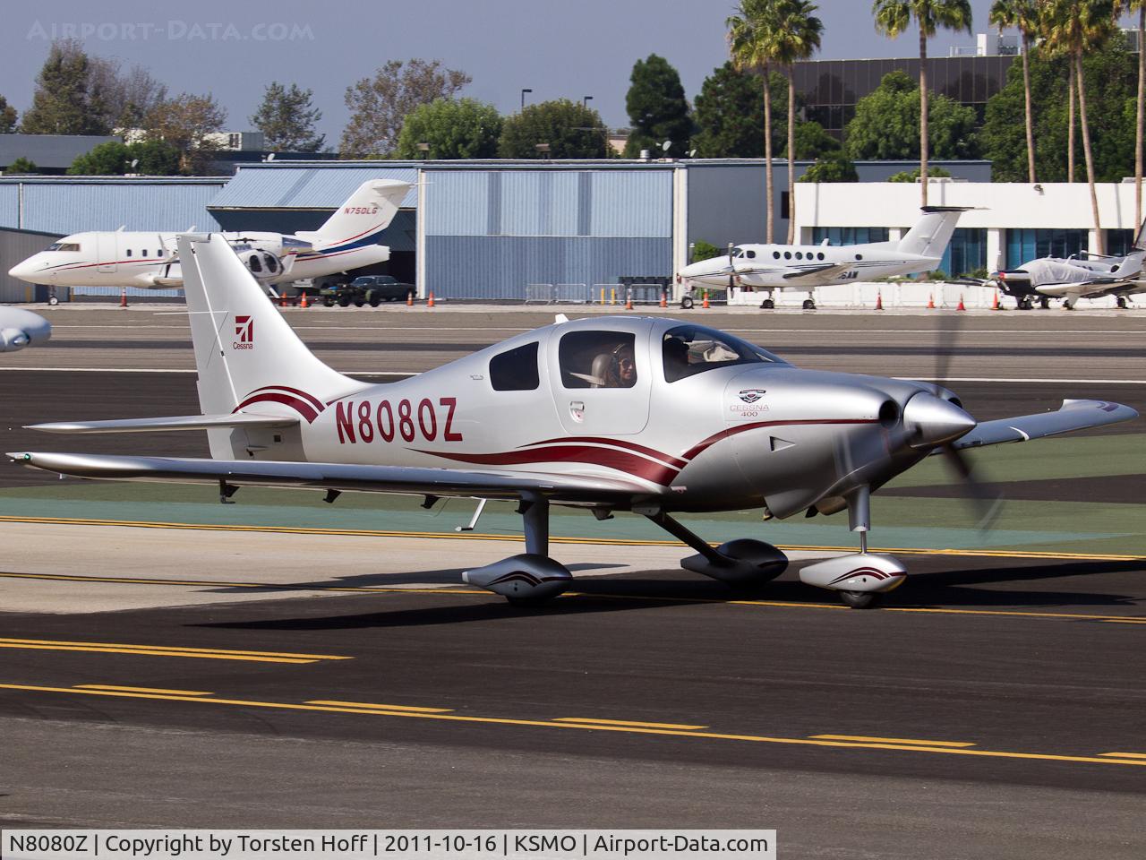 N8080Z, 2007 Columbia Aircraft Mfg LC41-550FG C/N 41713, N8080Z taxiing