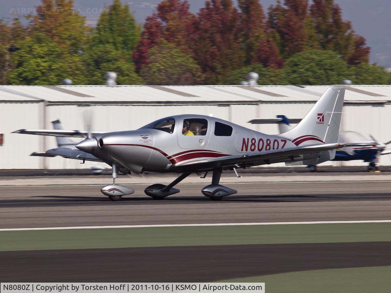 N8080Z, 2007 Columbia Aircraft Mfg LC41-550FG C/N 41713, N8080Z departing from RWY 21