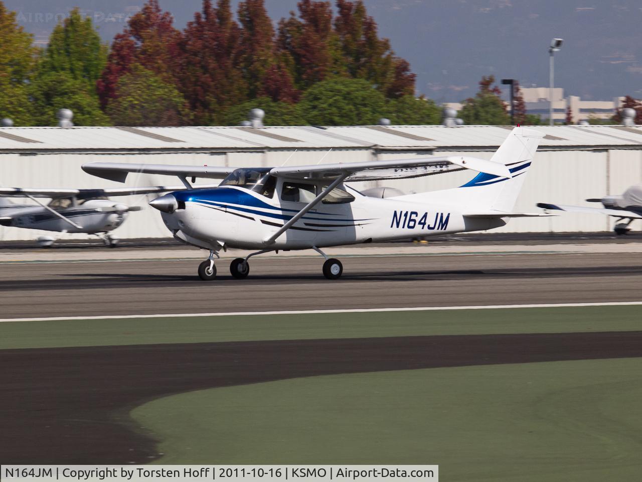 N164JM, 1978 Cessna R182 Skylane RG C/N R18200158, N164JM departing from RWY 21