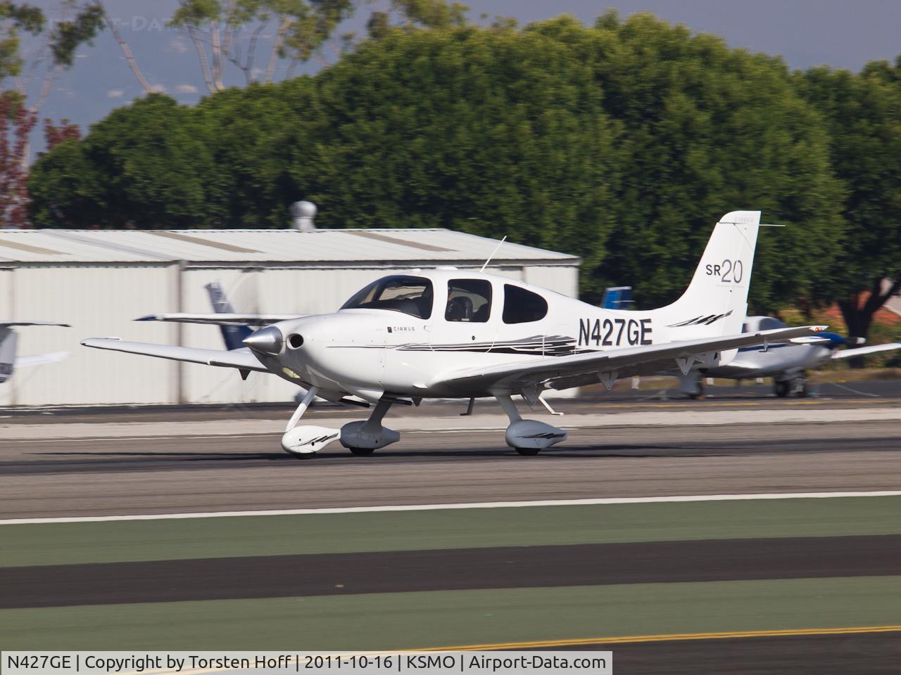 N427GE, 2008 Cirrus SR20 C/N 1984, N427GE departing from RWY 21
