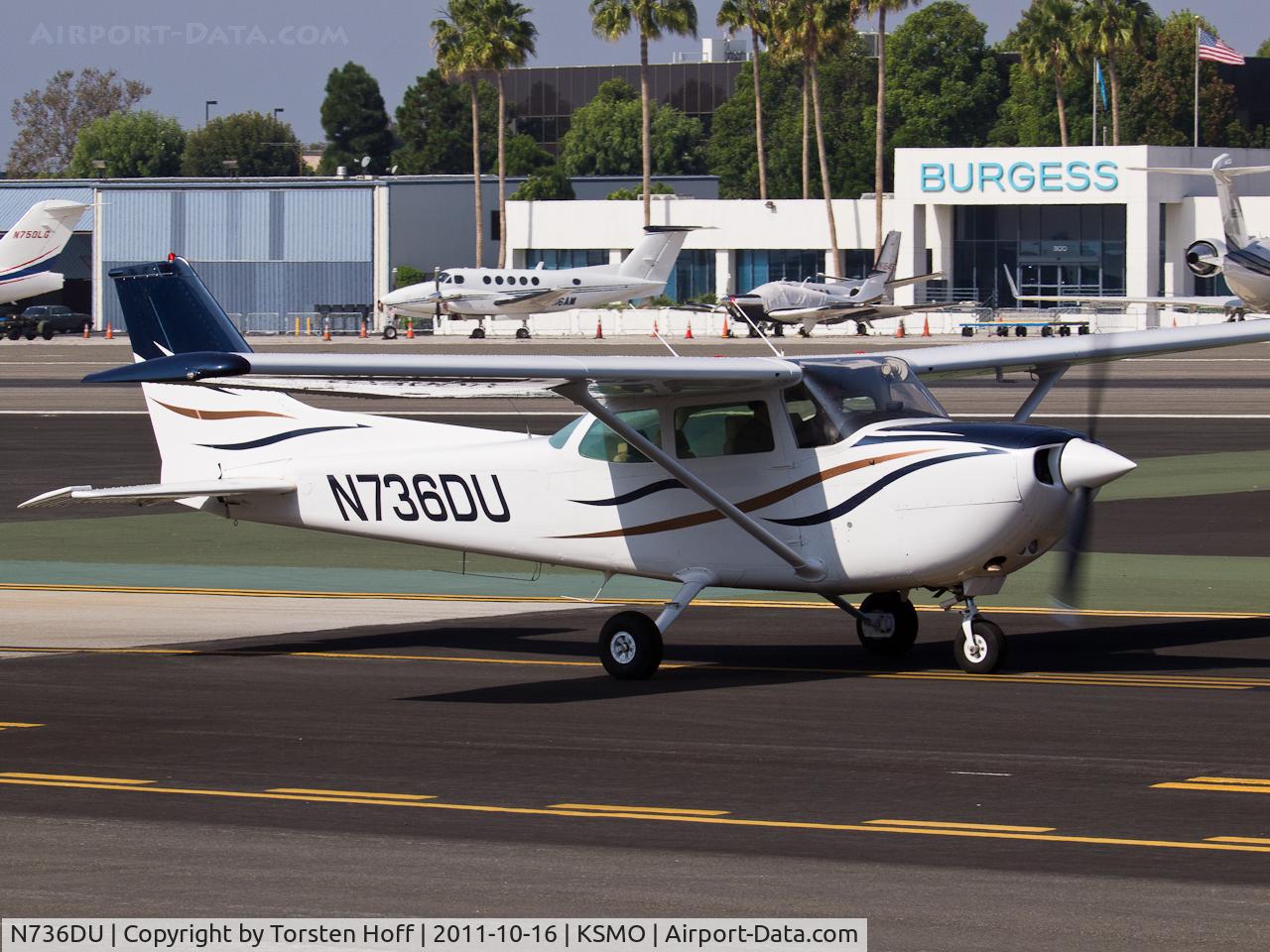 N736DU, 1977 Cessna R172K Hawk XP C/N R1722452, N736DU taxiing