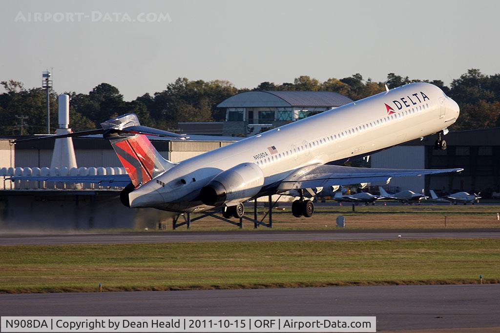 N908DA, 1995 McDonnell Douglas MD-90-30 C/N 53388, Delta Air Lines N908DA (FLT DAL2148) departing RWY 23 en route to Hartsfield-Jackson Atlanta Int'l (KATL).
