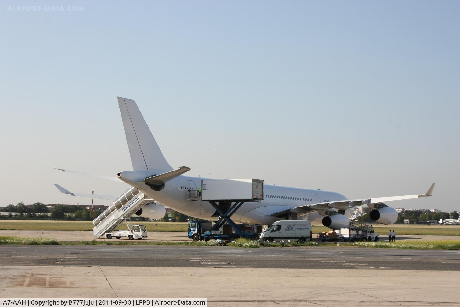 A7-AAH, 2003 Airbus A340-313X C/N 528, on transit at Le Bourget