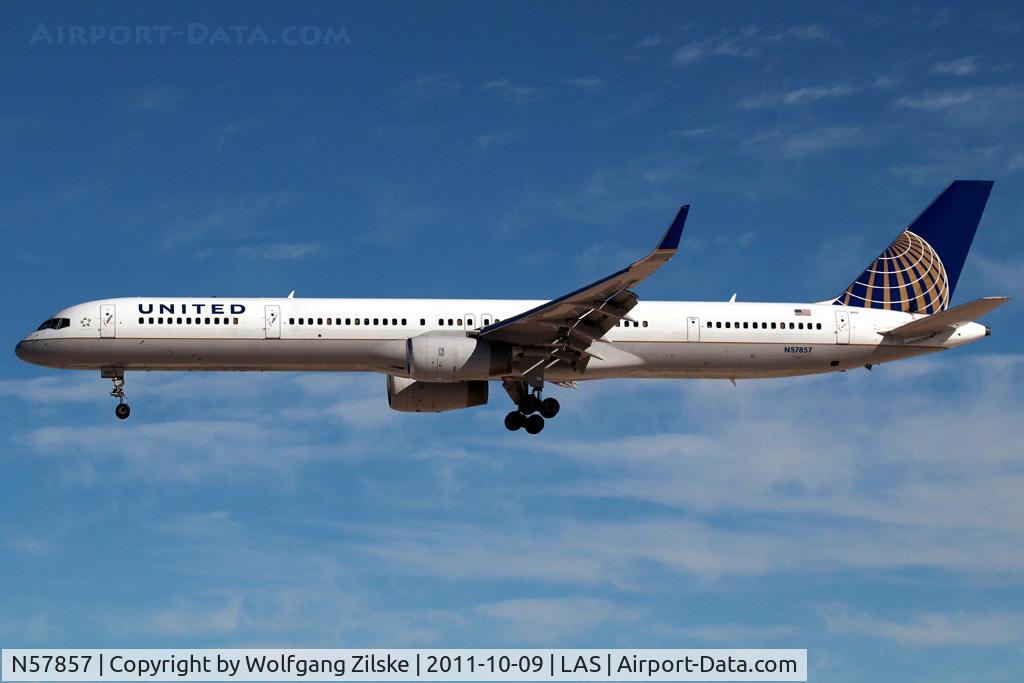 N57857, 2004 Boeing 757-324 C/N 32816, visitor