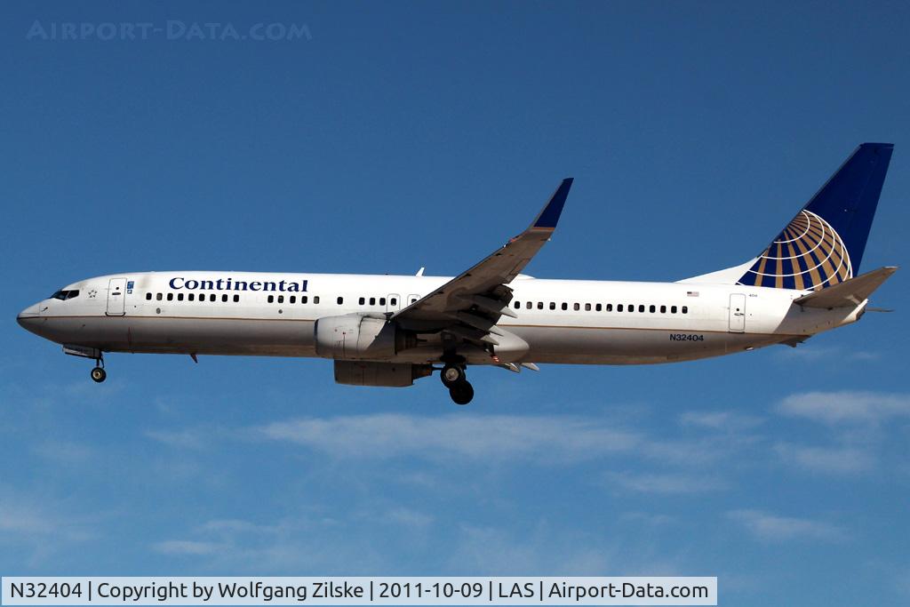 N32404, 2001 Boeing 737-924 C/N 30121, visitor