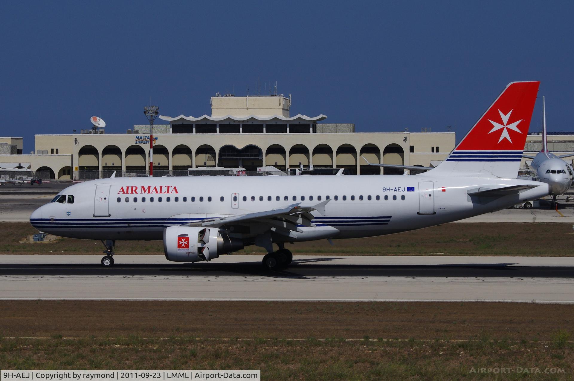 9H-AEJ, 2004 Airbus A319-112 C/N 2186, A319 9H-AEJ Air Malta