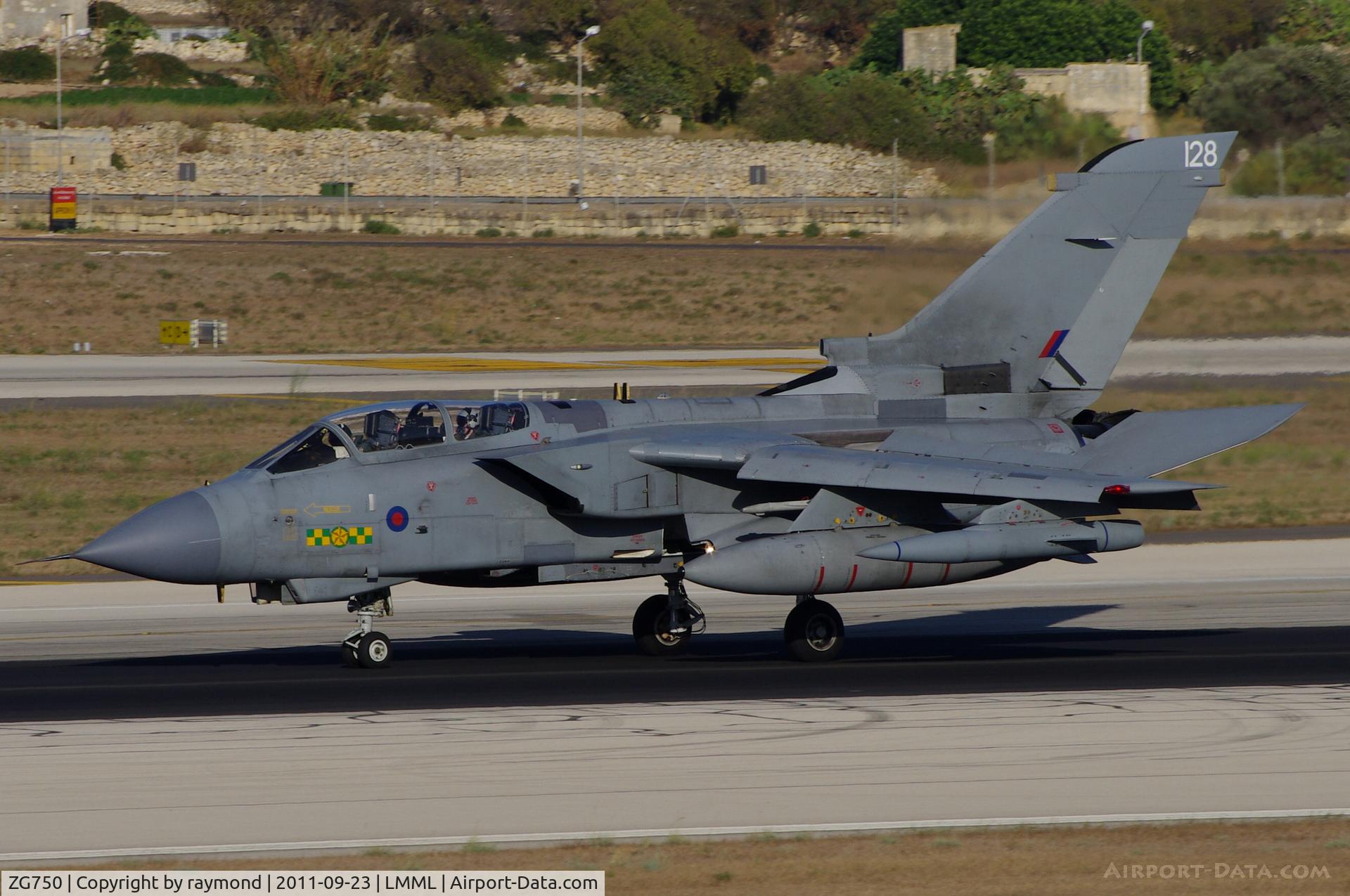 ZG750, 1991 Panavia Tornado GR.4 C/N 862/BT051/3420, Tornado GR4 ZG750/128 31Sqd RAF participated in the Malta International Airshow 2011.