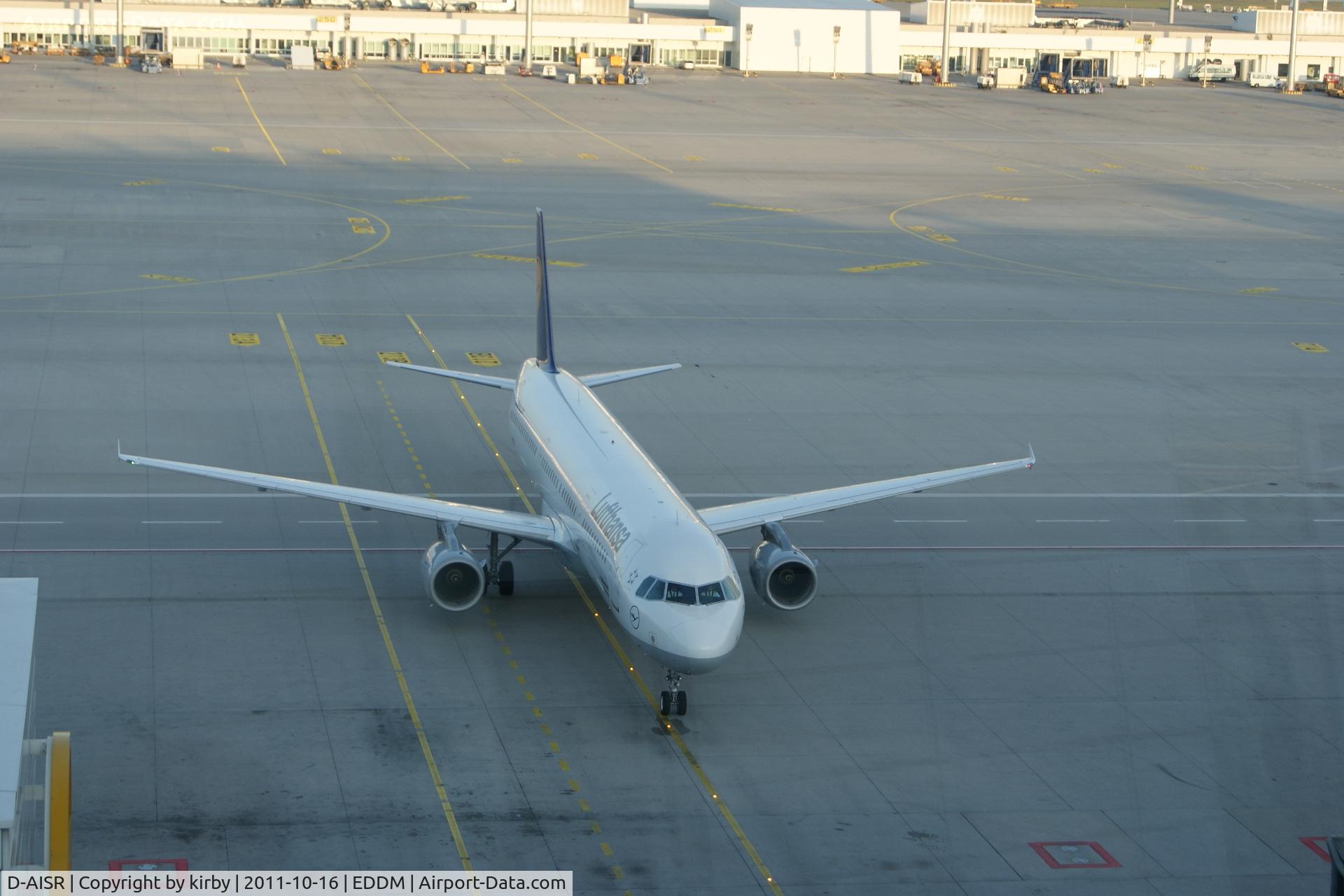 D-AISR, 2009 Airbus A321-231 C/N 3987, @ MUC 2011-10-16