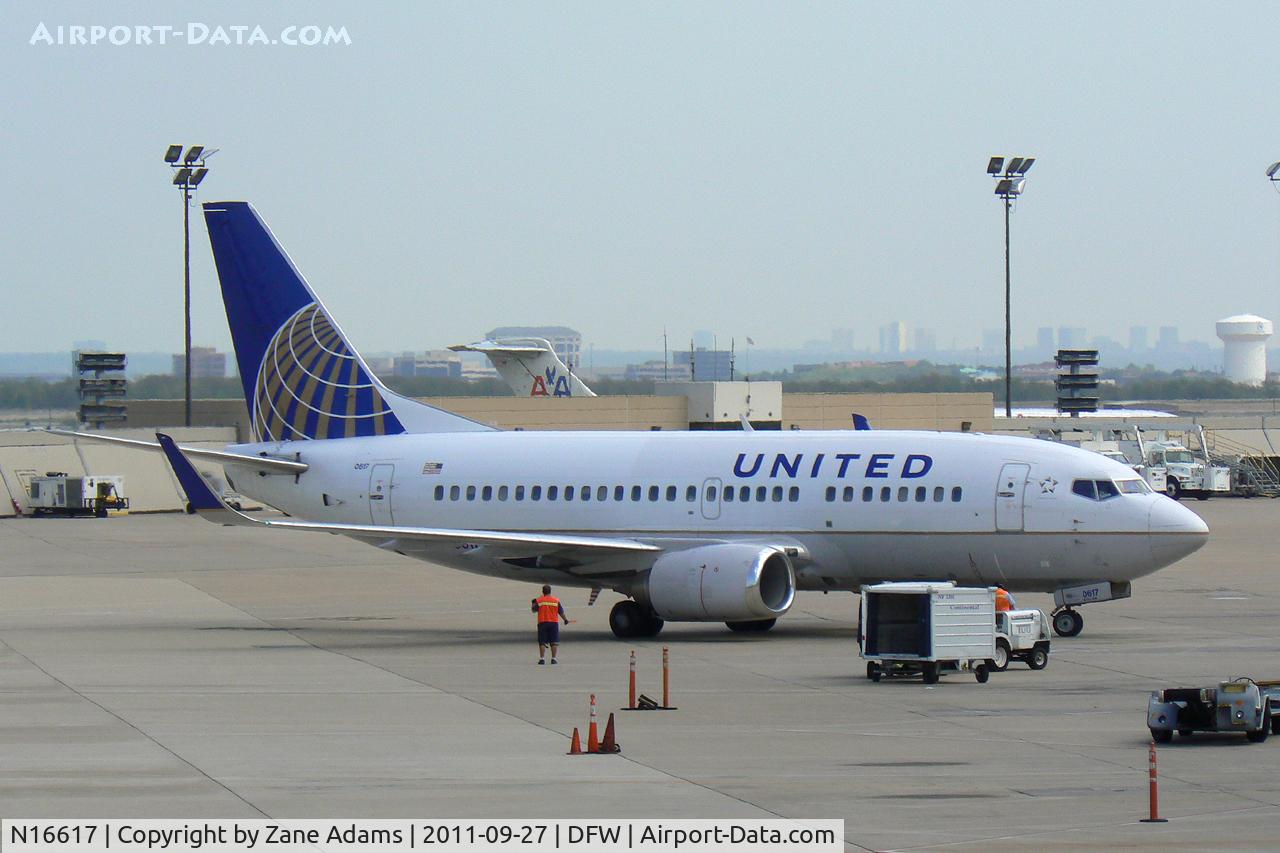 N16617, 1994 Boeing 737-524 C/N 27330, United Airlines at DFW Airport.
