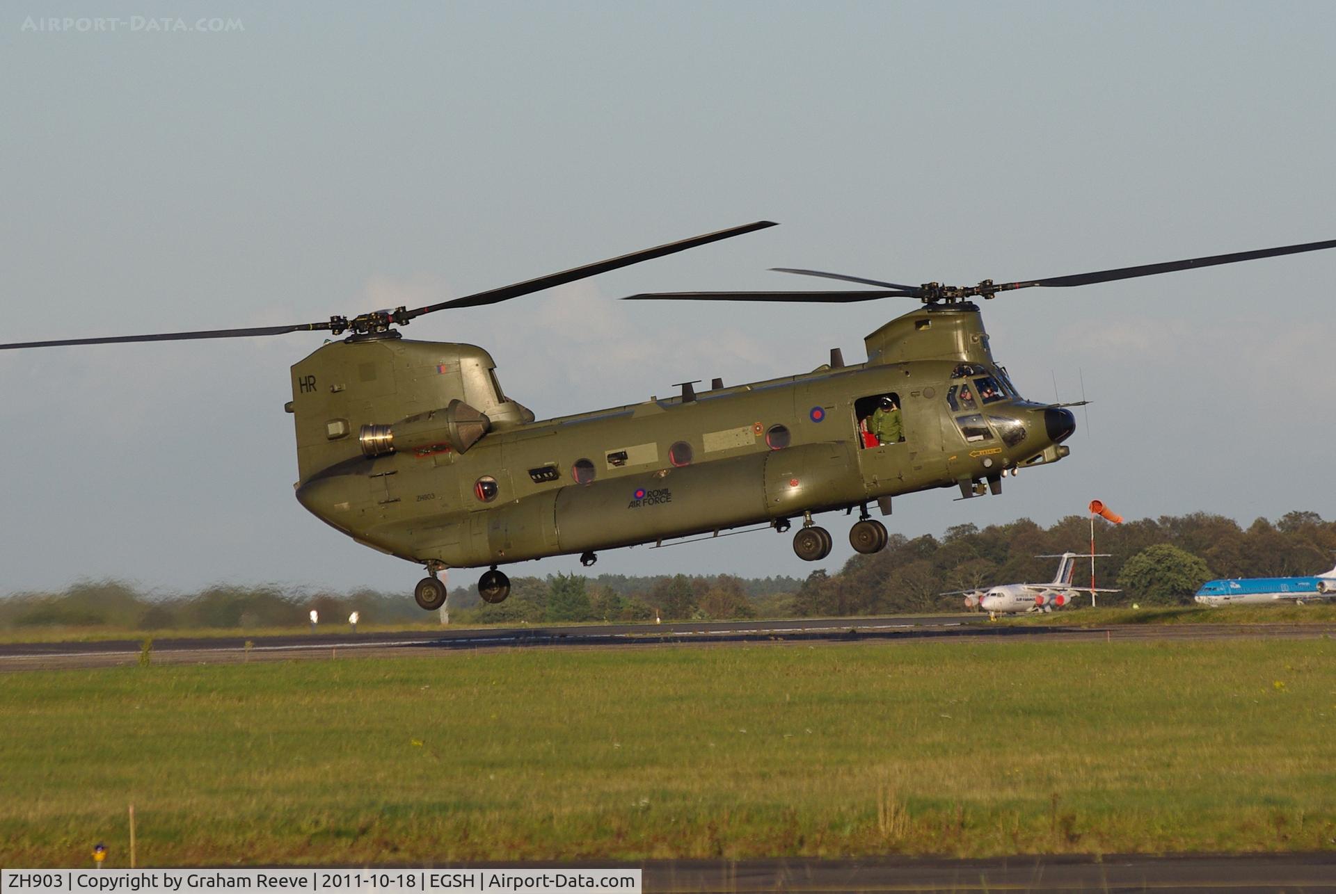 ZH903, Boeing Vertol Chinook HC.3 C/N M4482, Landing at Norwich.