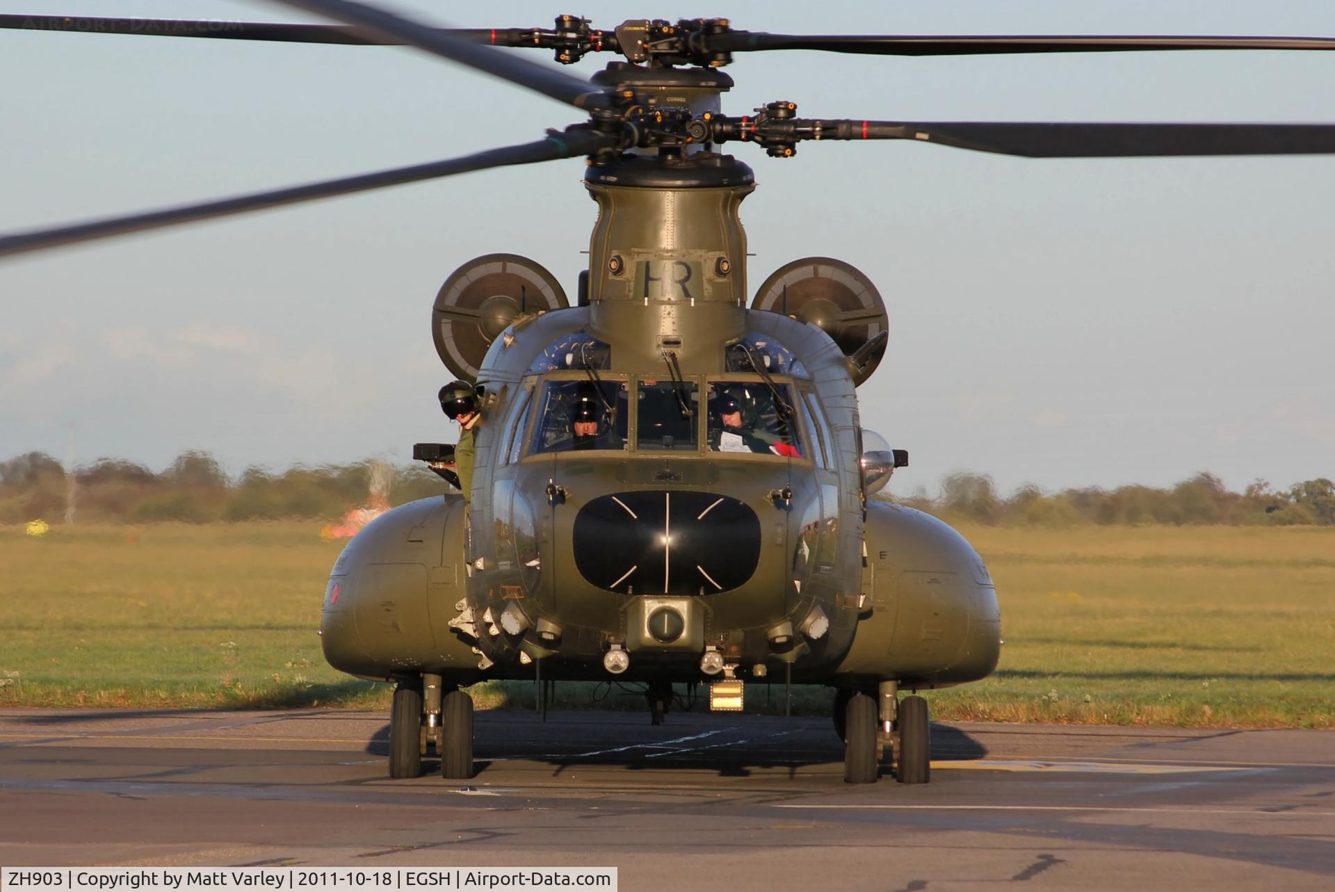 ZH903, Boeing Vertol Chinook HC.3 C/N M4482, Arriving at Saxon Air.