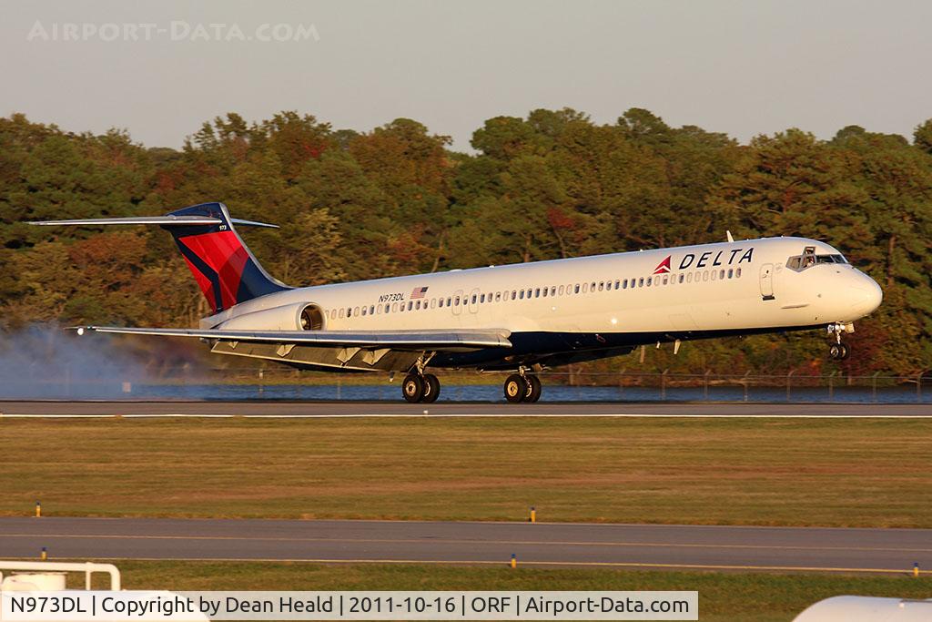 N973DL, 1991 McDonnell Douglas MD-88 C/N 53241, Delta Air Lines N973DL (FLT DAL1012) from Hartsfield-Jackson Atlanta Int'l (KATL) landing RWY 23.