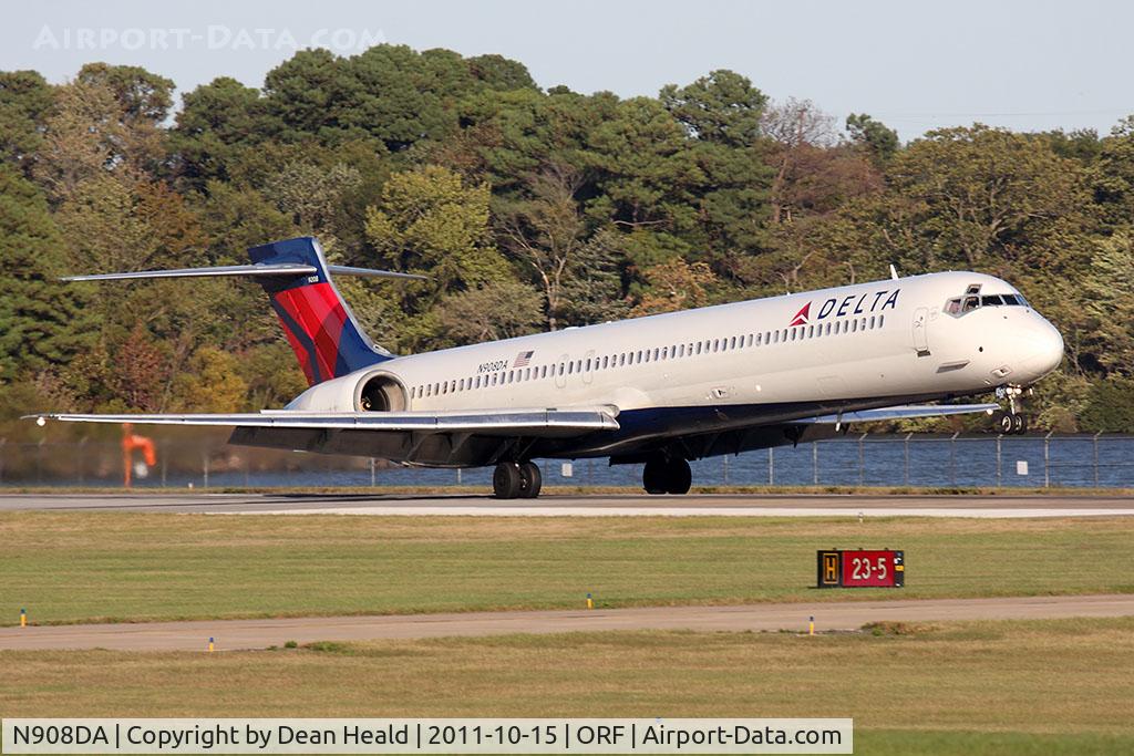 N908DA, 1995 McDonnell Douglas MD-90-30 C/N 53388, Delta Air Lines N908DA (FLT DAL2148) from Hartsfield-Jackson Atlanta Int'l (KATL) landing RWY 23.