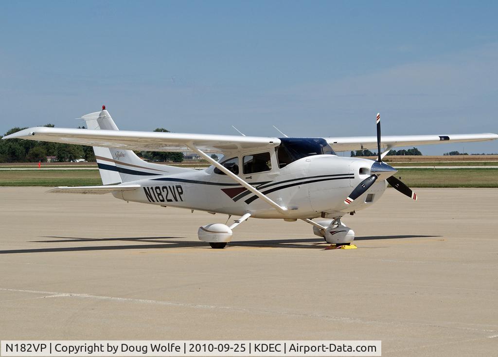 N182VP, 1998 Cessna 182S Skylane C/N 18280247, Sitting at the Decatur, Illinois airport in September of 2010.