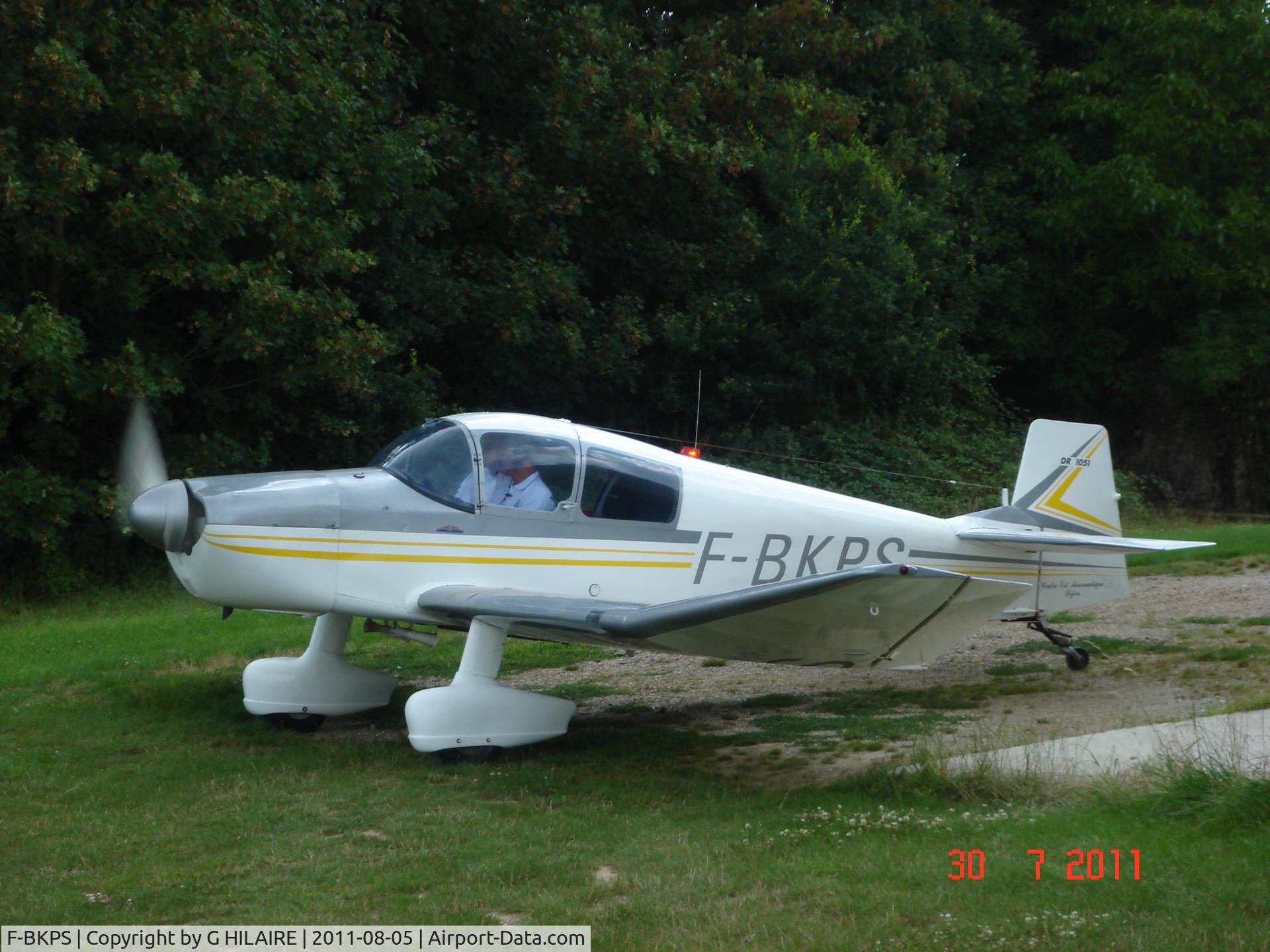 F-BKPS, 1962 CEA JODEL DR 1051 C/N 324, mon Jodel sur le terrain de Monthoudou