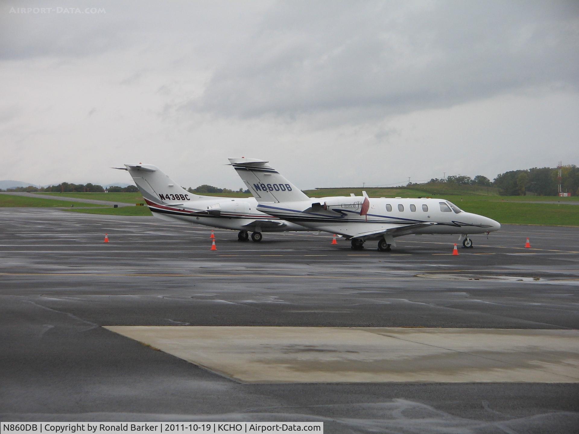 N860DB, 2001 Cessna CitationJet CJ1 C/N 525-0434, N860DB with N438BC hiding behind it at CHO, VA