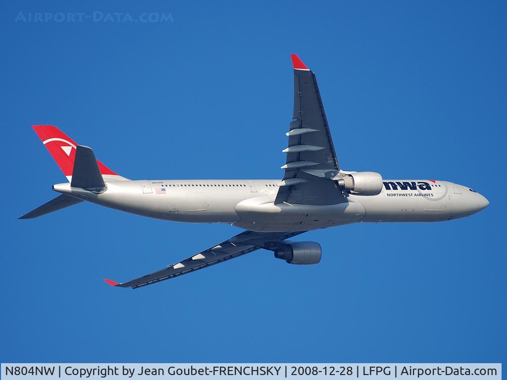 N804NW, 2003 Airbus A330-323 C/N 0549, take off