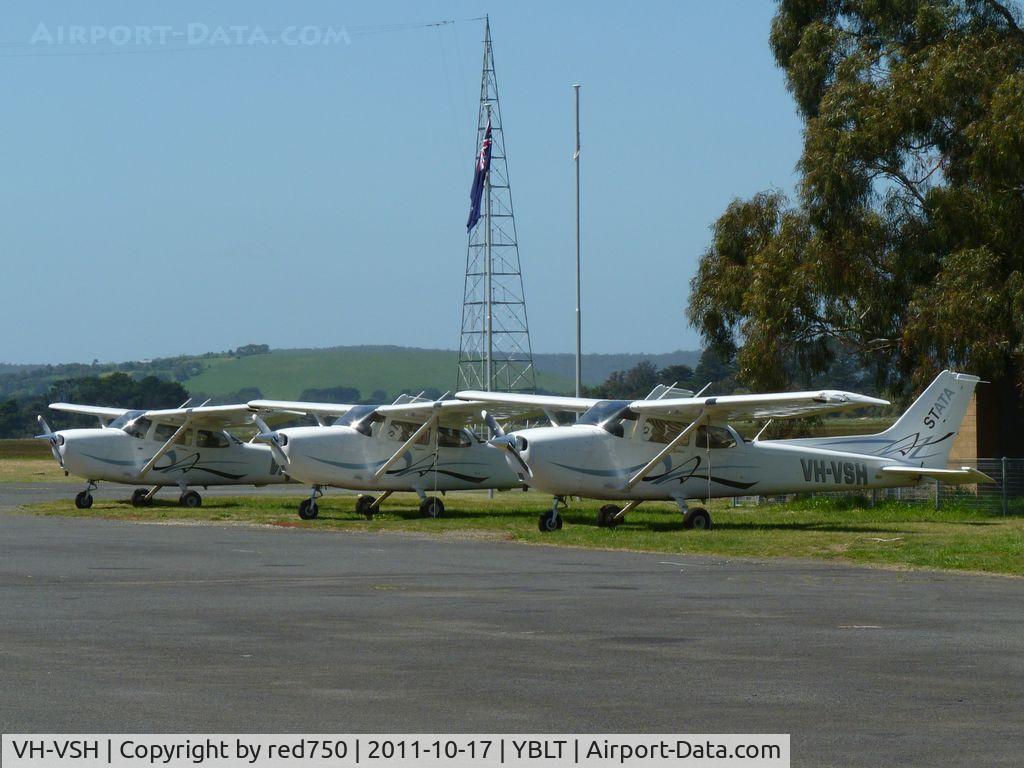 VH-VSH, 2009 Cessna 172S C/N 172S10921, A brace of Cessna 172S's, led by VH-VSH at Ballarat.