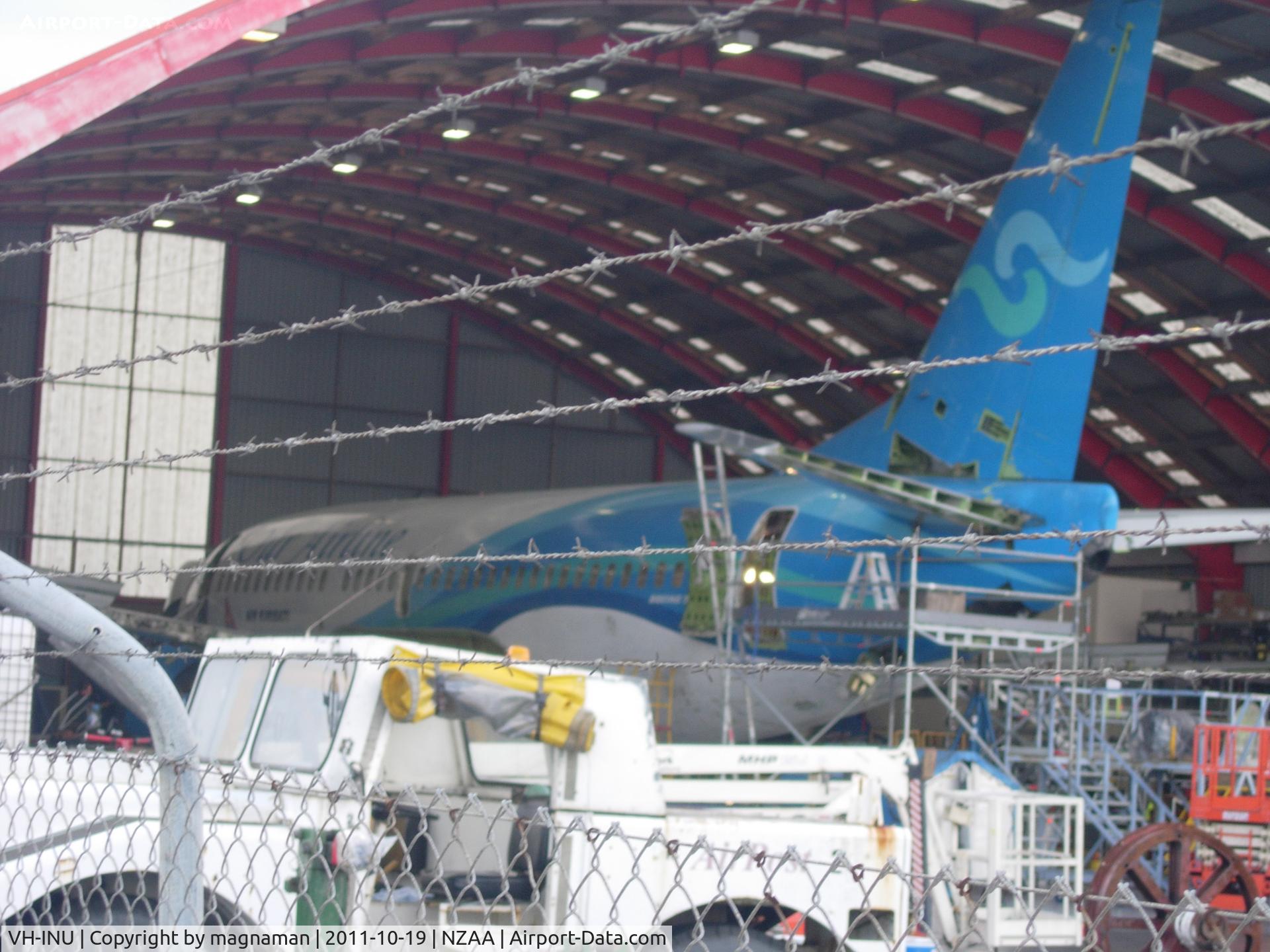 VH-INU, 1987 Boeing 737-3Y0 C/N 23684, Devoid of registration - ready for a new owner??
In Airworks hanger - Auckland.
